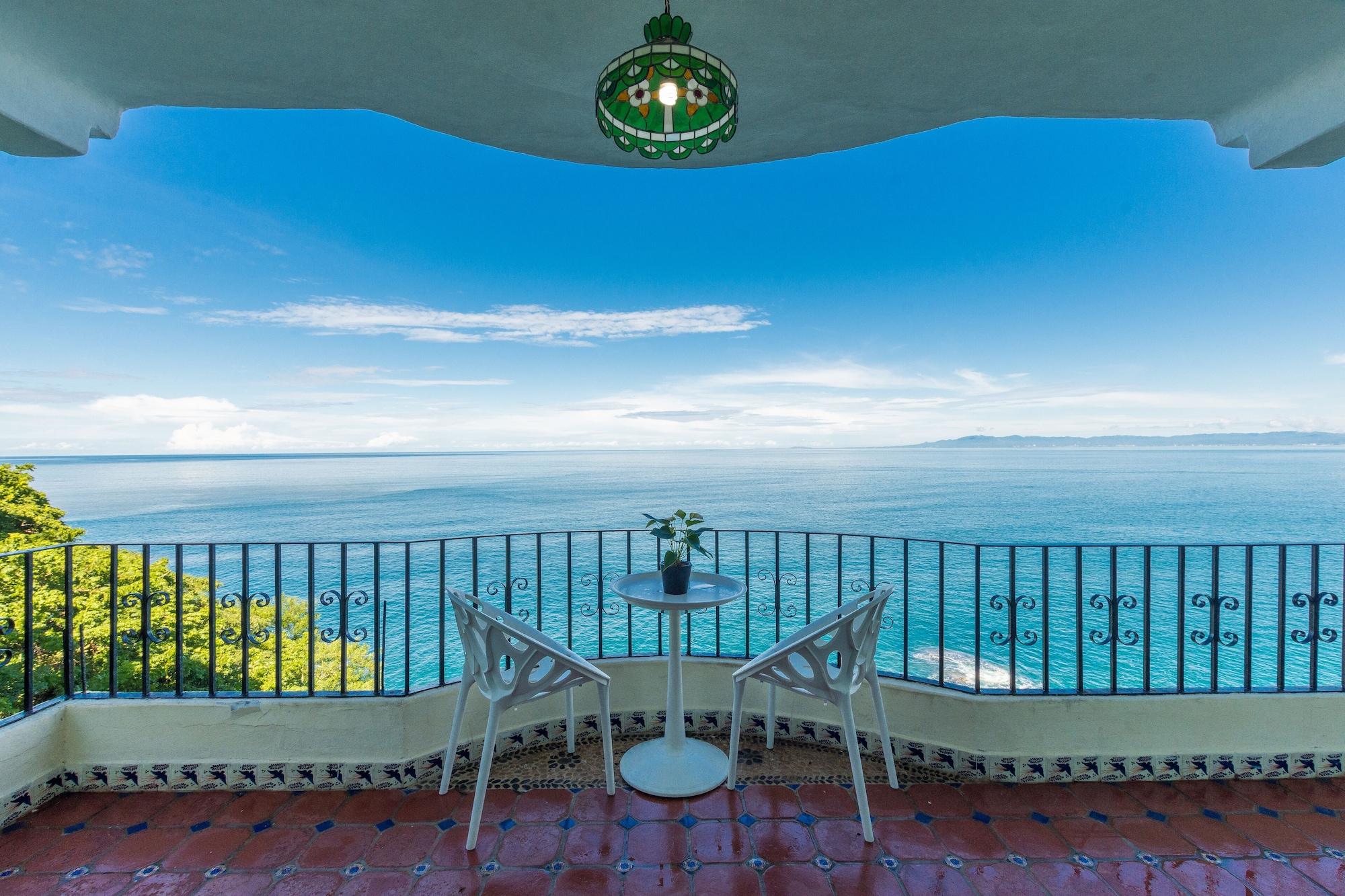 Mar Sereno Hotel & Suites Puerto Vallarta Exterior photo